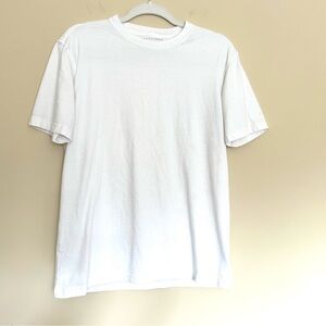 🔹American Eagle Men’s Classic White Short Sleeve Crew Neck Cotton Tee Shirt